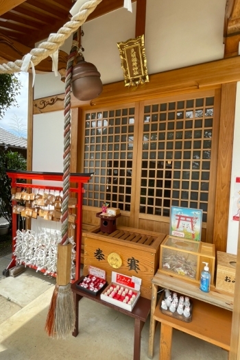 願いが叶うとたくさんの方が訪れます。「天明稲荷神社」