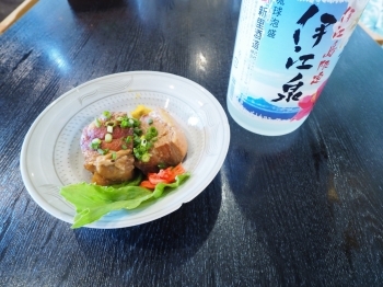 沖縄料理で人気の一品。コラーゲン豊富なラフティーです。「居酒屋 かりゆし」