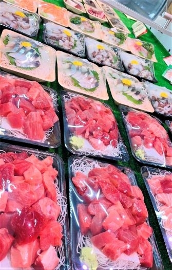 生ダコや旬の魚介も。「英進食品 黒磯海鮮市場」