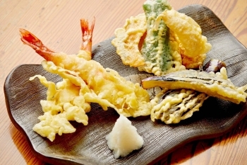 当店自慢の天ぷらをぜひご賞味ください「更科 栄町一丁目店」