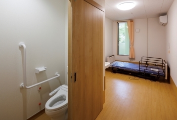 居室の様子です。トイレ付居室は14室ございます。「住宅型有料老人ホーム Cuoreゆたか ー元寺町の家ー」