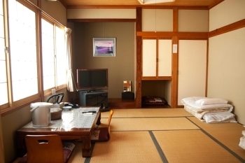 10畳部屋は一部屋のみ。ご家族連れにおすすめ。「須田屋旅館」