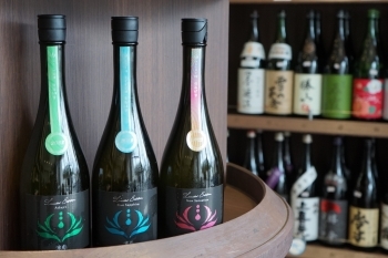 寒菊銘醸がつくる「総乃寒菊」　ワインのようなおしゃれなボトル♪「矢島酒店」