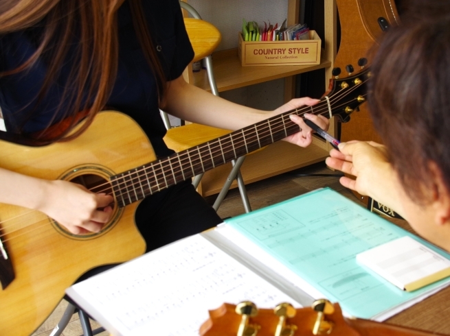 「フェアリーギター教室」心豊かに奏でる♪　アコースティックギター専門のギター教室！
