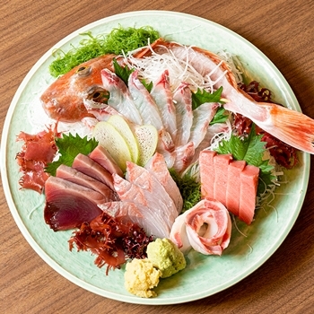 「鮮魚盛り合わせ」
お客様の人数に合わせてお作り出来ます！「和食居酒屋藤喜丸新川店」