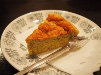 手作りのチーズケーキには、珈琲に合うカチョカヴァロを使用「珈琲専門店 アルブル」