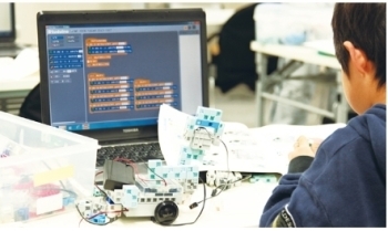 PDCAサイクルを回し、ロボットを作る「エジソンアカデミー」「楽習塾ぶんぷれっぷ」