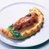 カルツォーネ(きのこ・サラミ・ほうれん草)