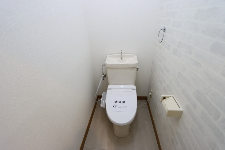 トイレも清掃済み。ホワイトを基調とした空間に。「この広さを伝えたい」