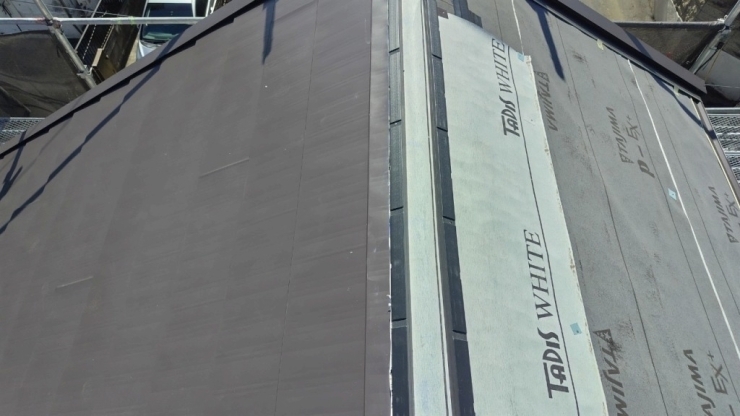 屋根カバー工法　ガルバリウム鋼板「作新建装　今週の施工」