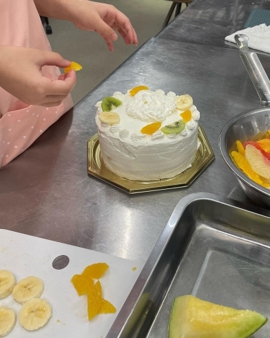 「今回は中学生以下の親子ペア限定でデコレーションケーキを作りました🍰」