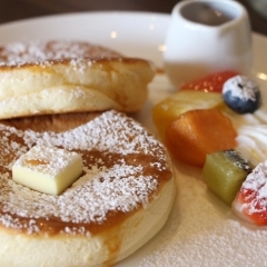 大人気カフェの”ふわっふわ”パンケーキカフェでランチ