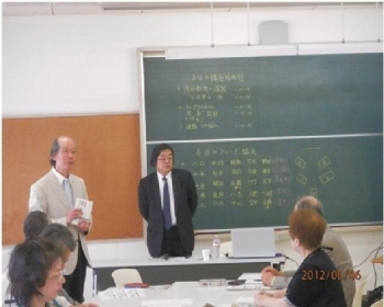 向かって左：小山学長、右：西武文理大　安田教授