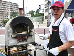 今や狭山の名物「堀兼のさといもピザ」<br>食べて行くかい？