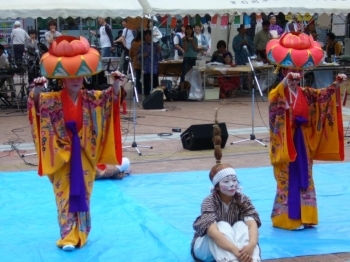 新田光子琉舞道場さんによる琉球舞踊。
今年も和ませていただきました。