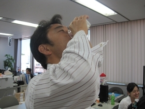 ウマーイ！<br>味にうるさい俺だけど、どれ飲んでもうまいよ！<br>ほんとに俺ってグルメなんだよ。