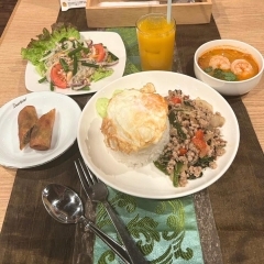 タイ家庭料理　ポンラックン