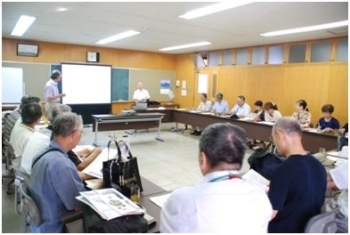 小布施町役場の行政改革リーダー、小野伸一さんから小布施町の発展の歴史を詳しくお話し頂きました。