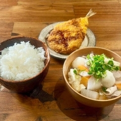 ダブルメイン(メンチカツ&アジフライ)豚汁定食