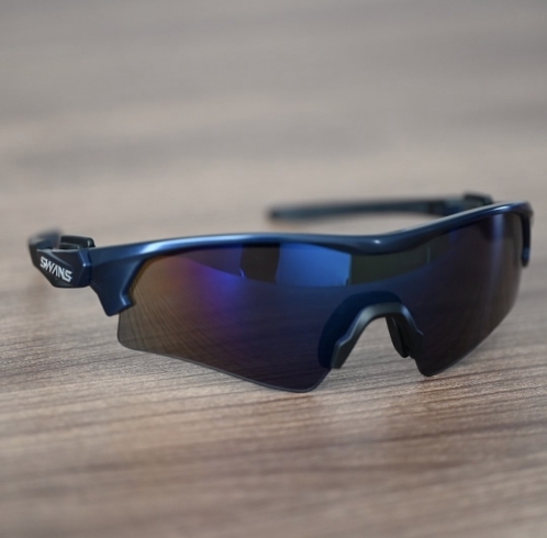 素敵なデザインで高性能なサングラス「強い日差し対策できる高性能なスポーツサングラス|出雲市姫原のメガネ21出雲店」