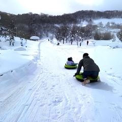 【空知エリア】 親子で楽しめるチューブ滑り・スキー・スケート・冬の遊び場まとめ