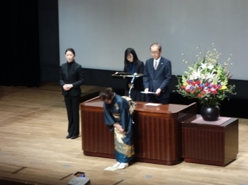 そうか市民大学副学長である髙木宏幸教育長より、修了証の授与がありました。