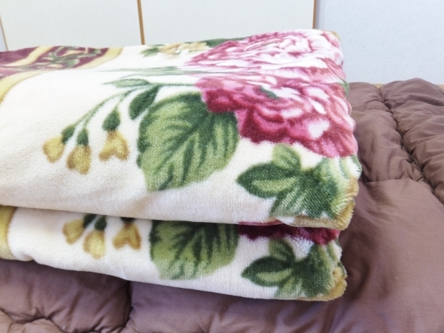 毛布のクリーニングはお済ですか?「毛布・布団のクリーニングは宅配サービスが便利!!」