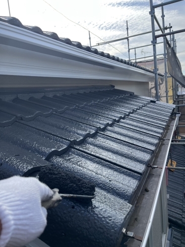 屋根塗装　上塗り「作新建装　今週の施工」
