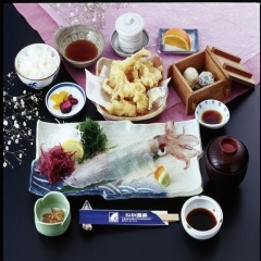 【いか道楽｜唐津市】いか活き造りを堪能した後は、サクサクとした天ぷらでお楽しみいただけます！
