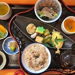 【西条市：氷見】和風料理店「旬菜　はる」さんで『花籠弁当』を頂きました！