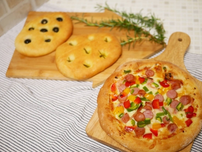 一つの生地でフォカッチャとピザが作れます「夏休みに親子でパンを焼いてみよう！～オンラインレッスンのご案内～」