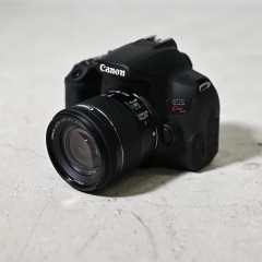Canon/キャノン　EOS Kiss X10i ボディー