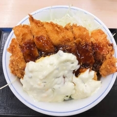 ジャンボチキンマヨカツ丼