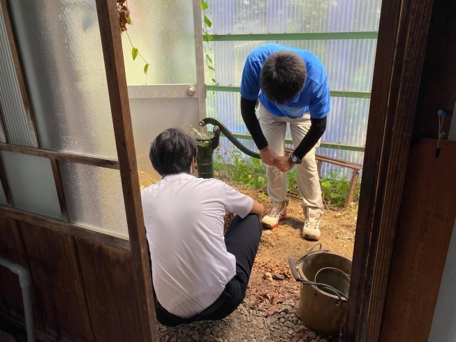 編集部もお手伝いに参加しています！「池田町の古民家再生プロジェクト。井戸水の確認作業！」