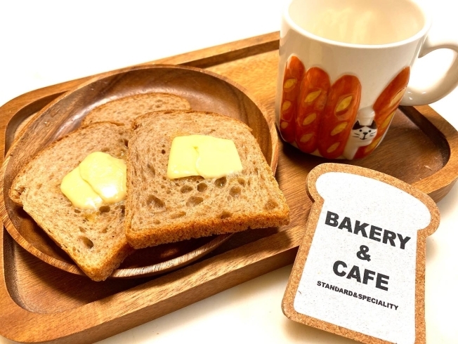 グラハムブレッド。シンプルにバタートースト！「自家製酵母パン（札幌市西区西野ベーカリーベル本店）」