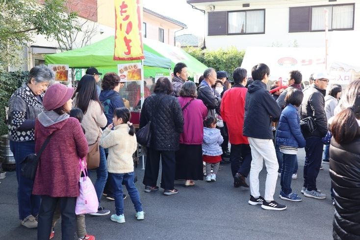 駐車場に設けた屋台も大変なにぎわい「新春リフォーム祭にたくさんのご来場いたたきありがとうございました！」