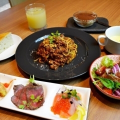 キッチンだるま「自家製ミートソースのパスタランチセット」