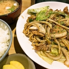 浜の宮駅近くの「あーるだー」さんでご飯がすすむ焼きそば定食!