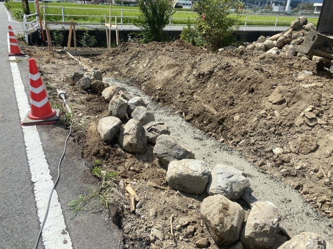 石積み作業開始！「池田町の古民家再生プロジェクト。石積みが始まりました。」