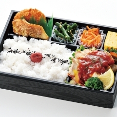 【コミ11】トマトソースのチキンステーキ定食弁当(お茶250ml or 味噌汁付き)
