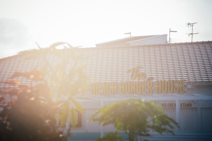 「The BEACH BURGER HOUSE 1月1日（元日）は6:00オープン！」