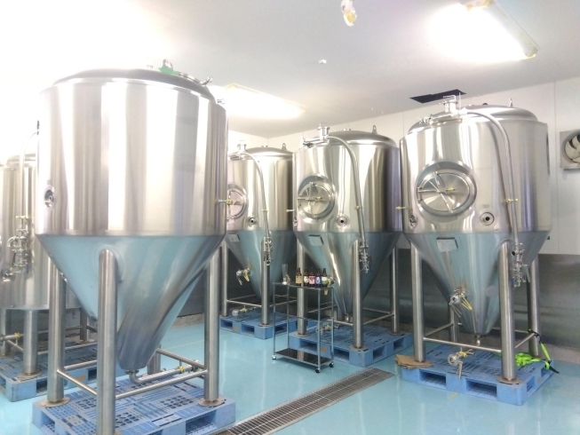 発酵タンク「ビールの醸造設備が届いたよ@市川のクラフトビール工場」