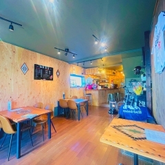 【開店】手作りパンが食べられるアットフォームな雰囲気の「earth cafe」がオープン
