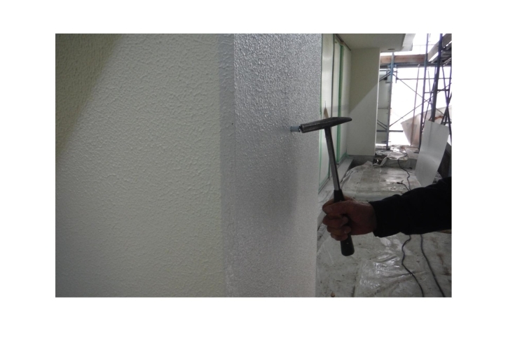 「アスベスト含有仕上塗材の除去に伴う外壁改修工事」