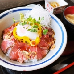 【味わい処 湯楽（ざぶ～ん）】うま味たっぷりボリューム満点の、おいしい「ローストビーフ丼」でランチ！【聖籠】