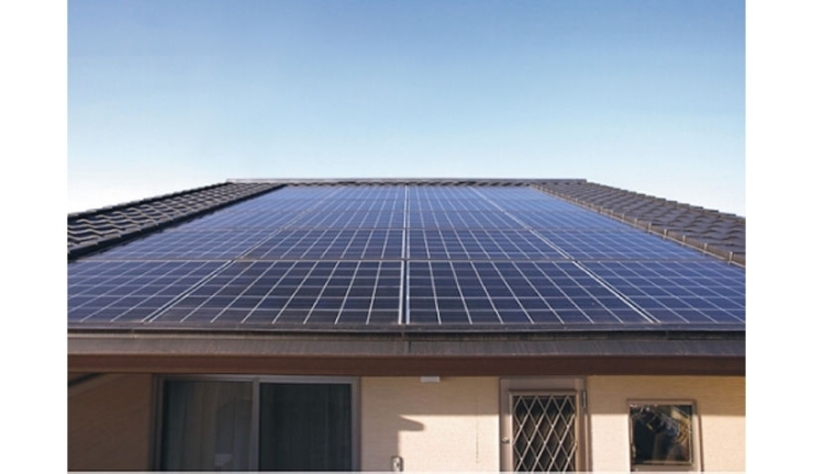 屋根型太陽光パネル「ソーラーパネルと蓄電池の組み合わせ得々ポイント!」