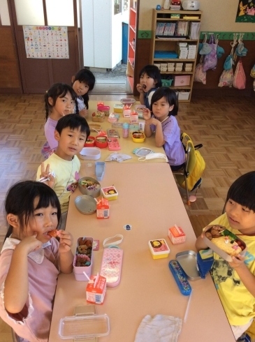 いただきまーす♡「塩川幼稚園☆彡毎月月末はお誕生会と月に１度のお弁当の日でした♪」