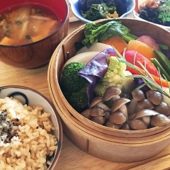 ホクホク温野菜でマクロビオティック♪　季節野菜のせいろ蒸し定食