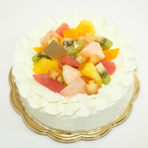 「夏のフルーツを使ったデコレーションケーキ！岡山市北区庭瀬、洋菓子工房おかしな時間のオーダーメイドケーキ！」