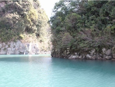 熊野川「完全予約制！ゆっくり景観を満喫できる体験「熊野川　川舟下り」」